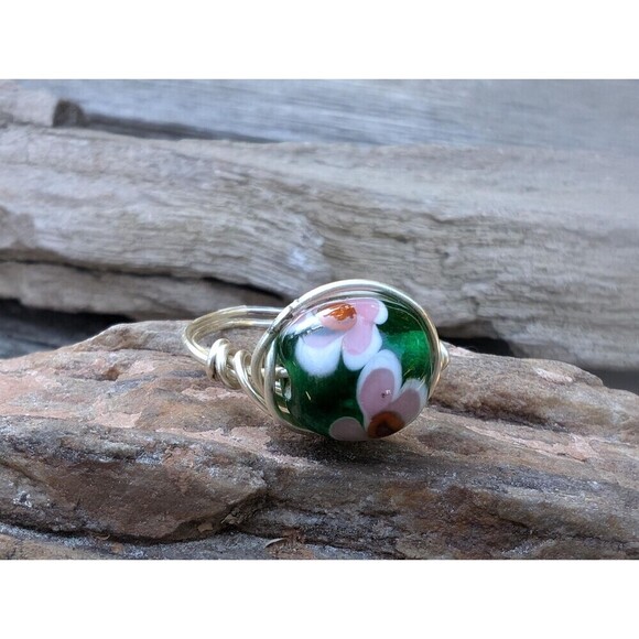 Vintage Flower Glass Ring, Size 10 1/2 Ring - Picture 9 of 10